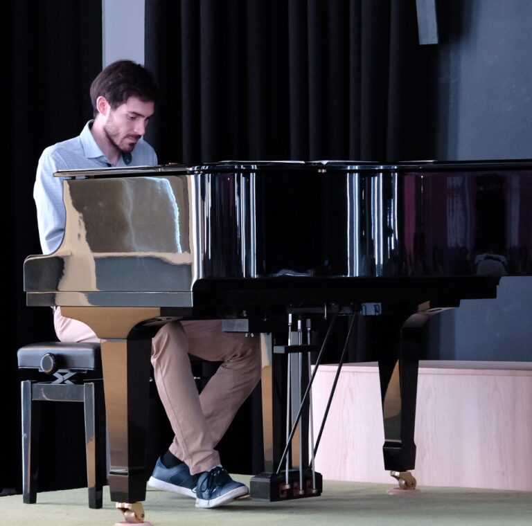 Riccardo Gatti playing the piano